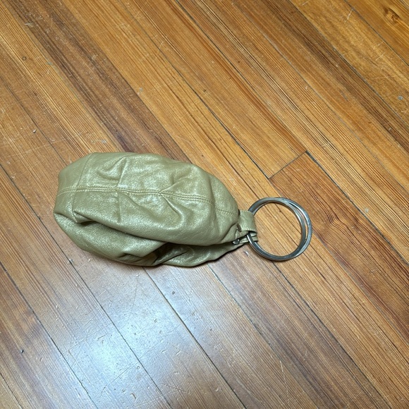 Gold purse with ring handles - Picture 5 of 8